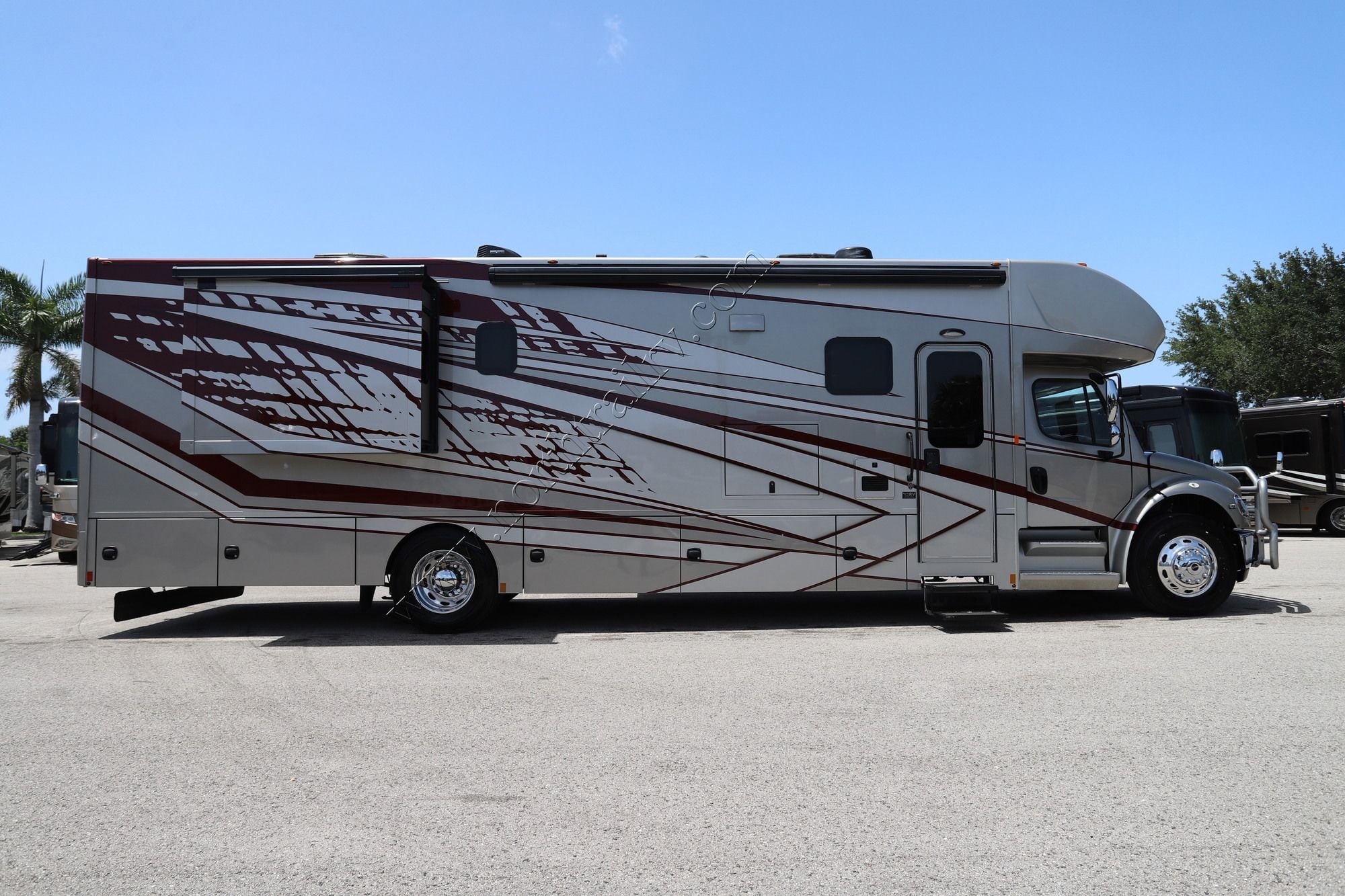 Used 2023 Renegade Rv Valencia 38RB Super C  For Sale