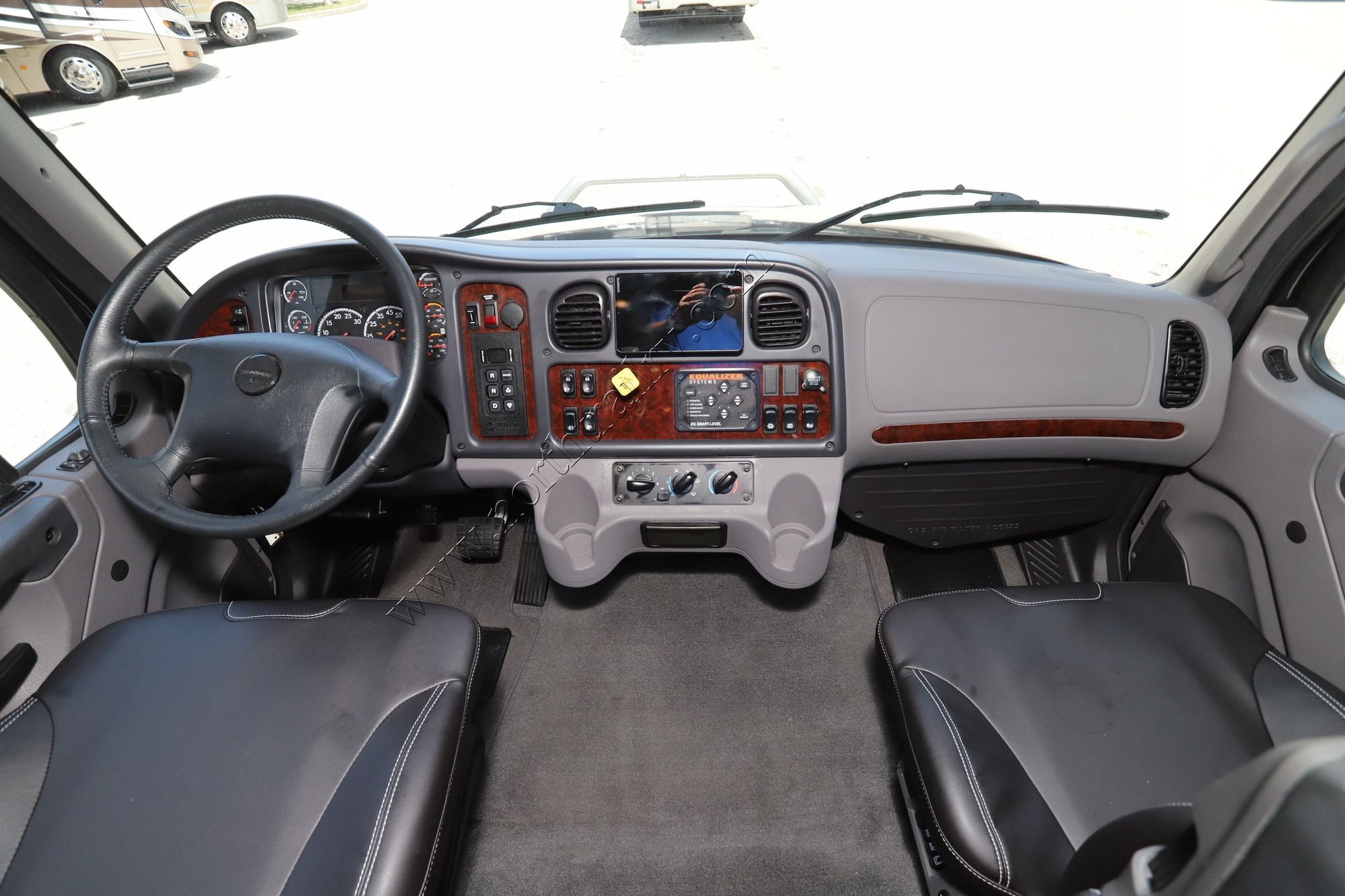 Used 2023 Renegade Rv Valencia 38RB Super C  For Sale