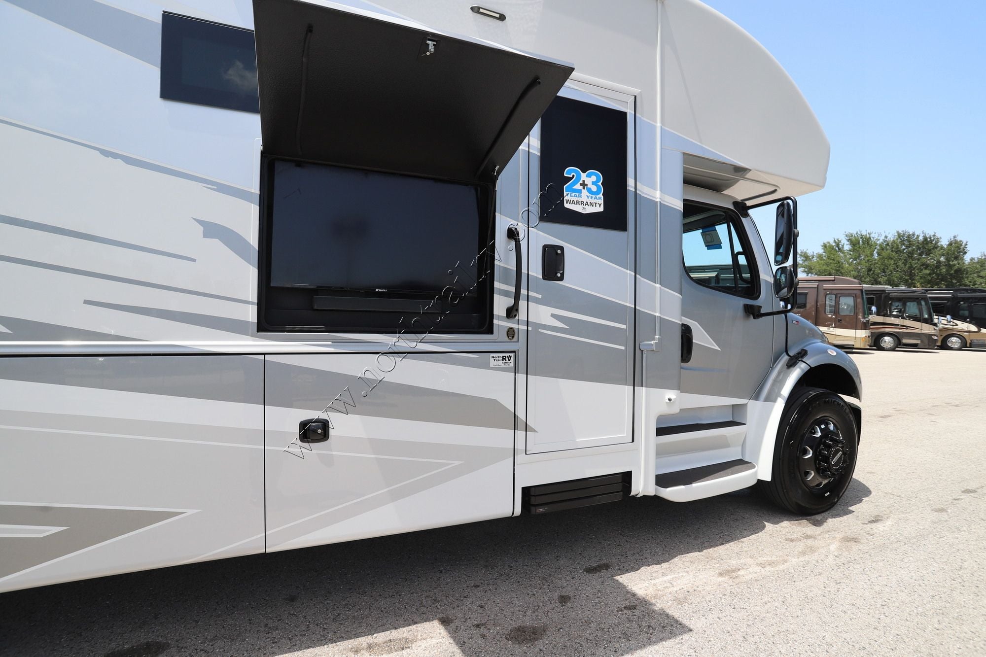 New 2027 Jayco Seneca Prestige 37K Super C  For Sale