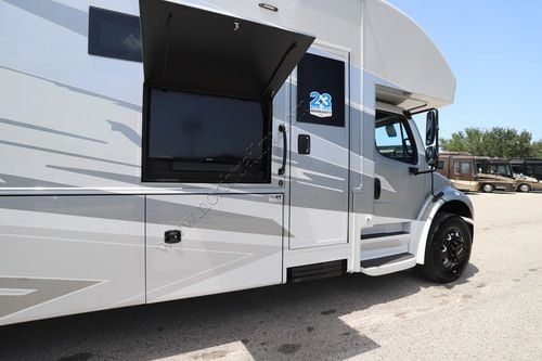 2027 Jayco Seneca Prestige 37K Super C