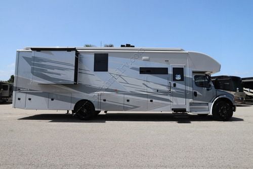 2027 Jayco Seneca Prestige 37K Super C