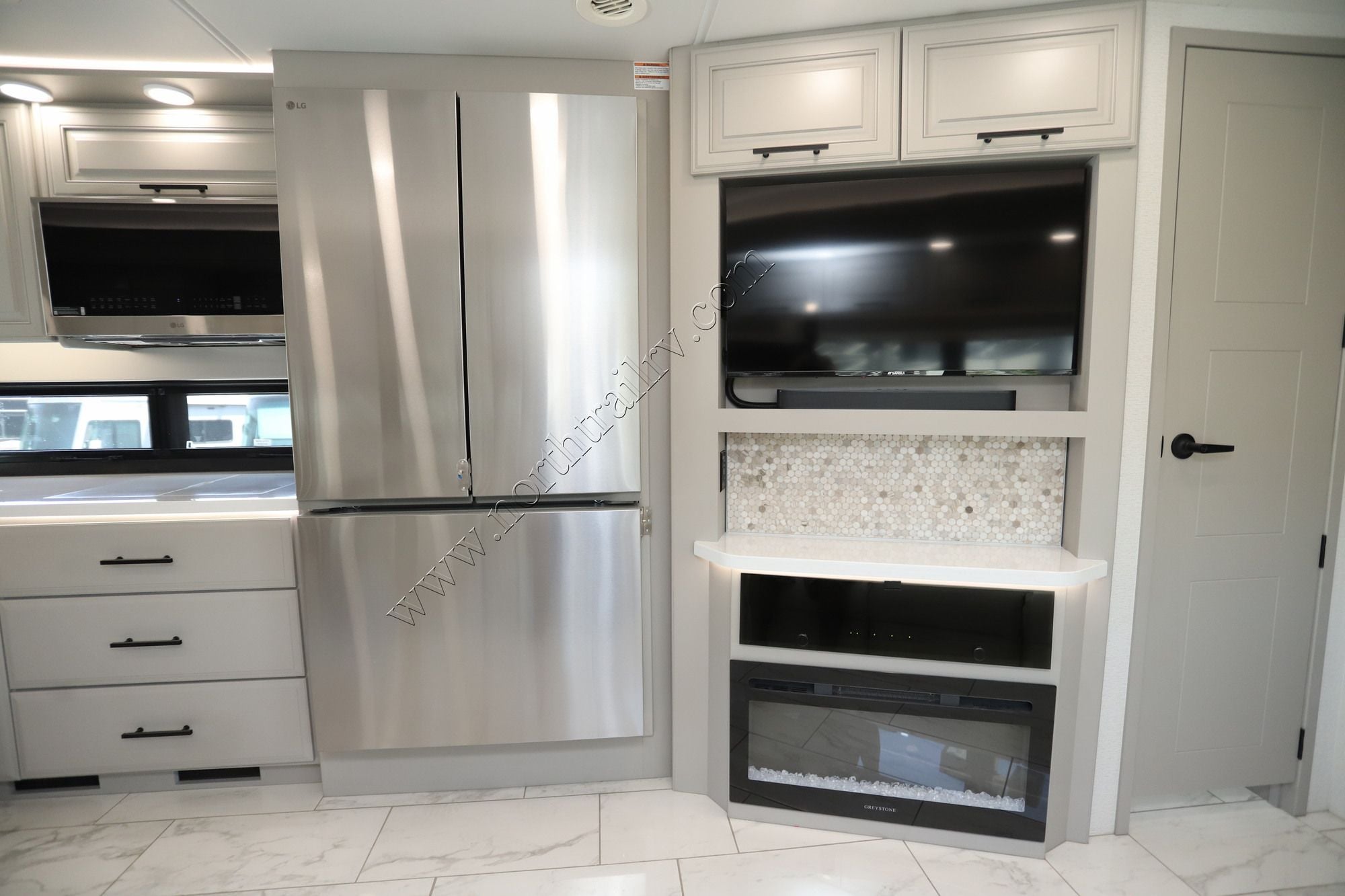 New 2027 Jayco Seneca Prestige 37K Super C  For Sale