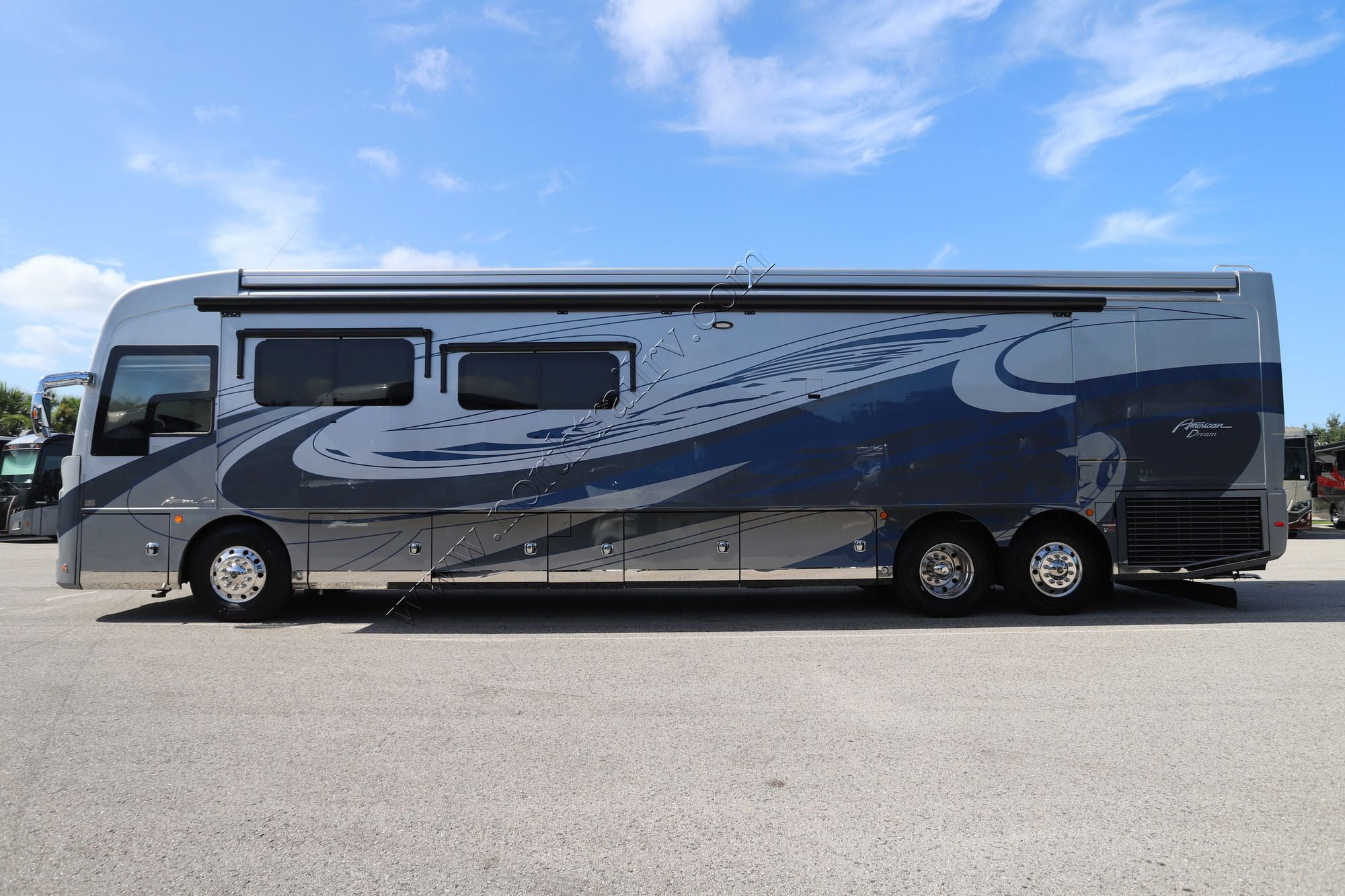 Used 2023 American Coach American Dream 45A Class A  For Sale