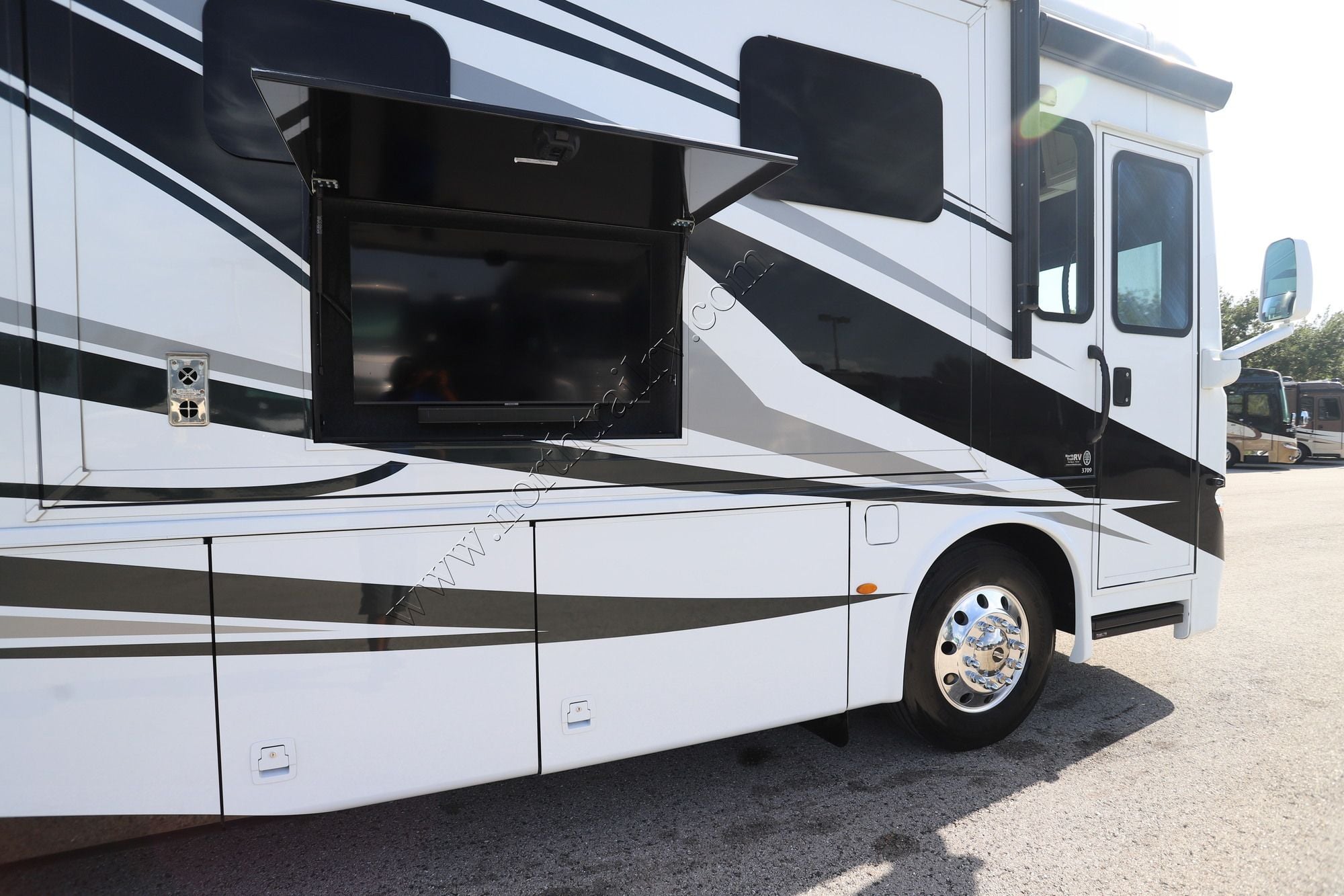 Used 2023 Newmar Kountry Star 3709 Class A  For Sale