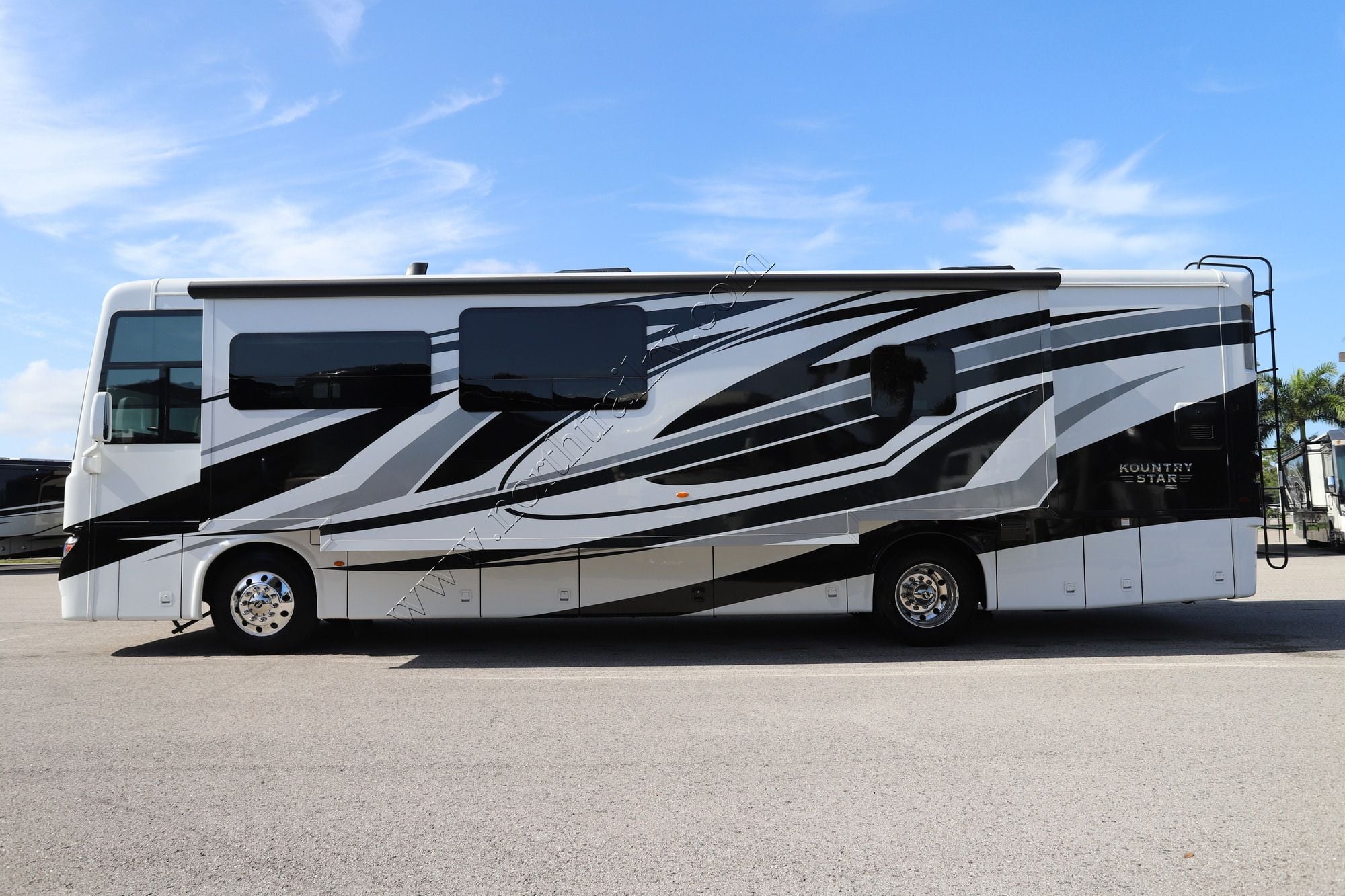 Used 2023 Newmar Kountry Star 3709 Class A  For Sale