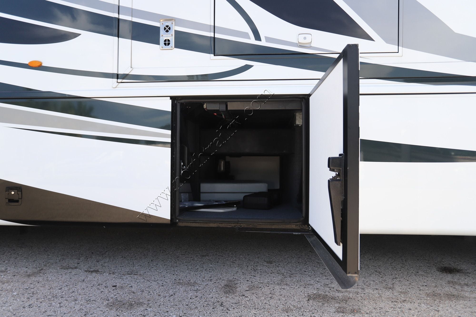 Used 2023 Newmar Kountry Star 3709 Class A  For Sale