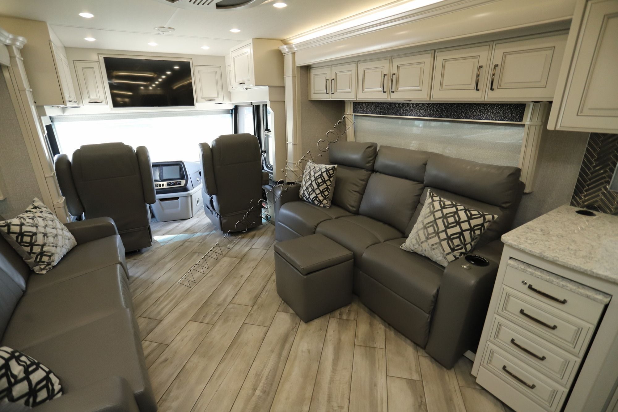 Used 2023 American Coach American Dream 45A Class A  For Sale