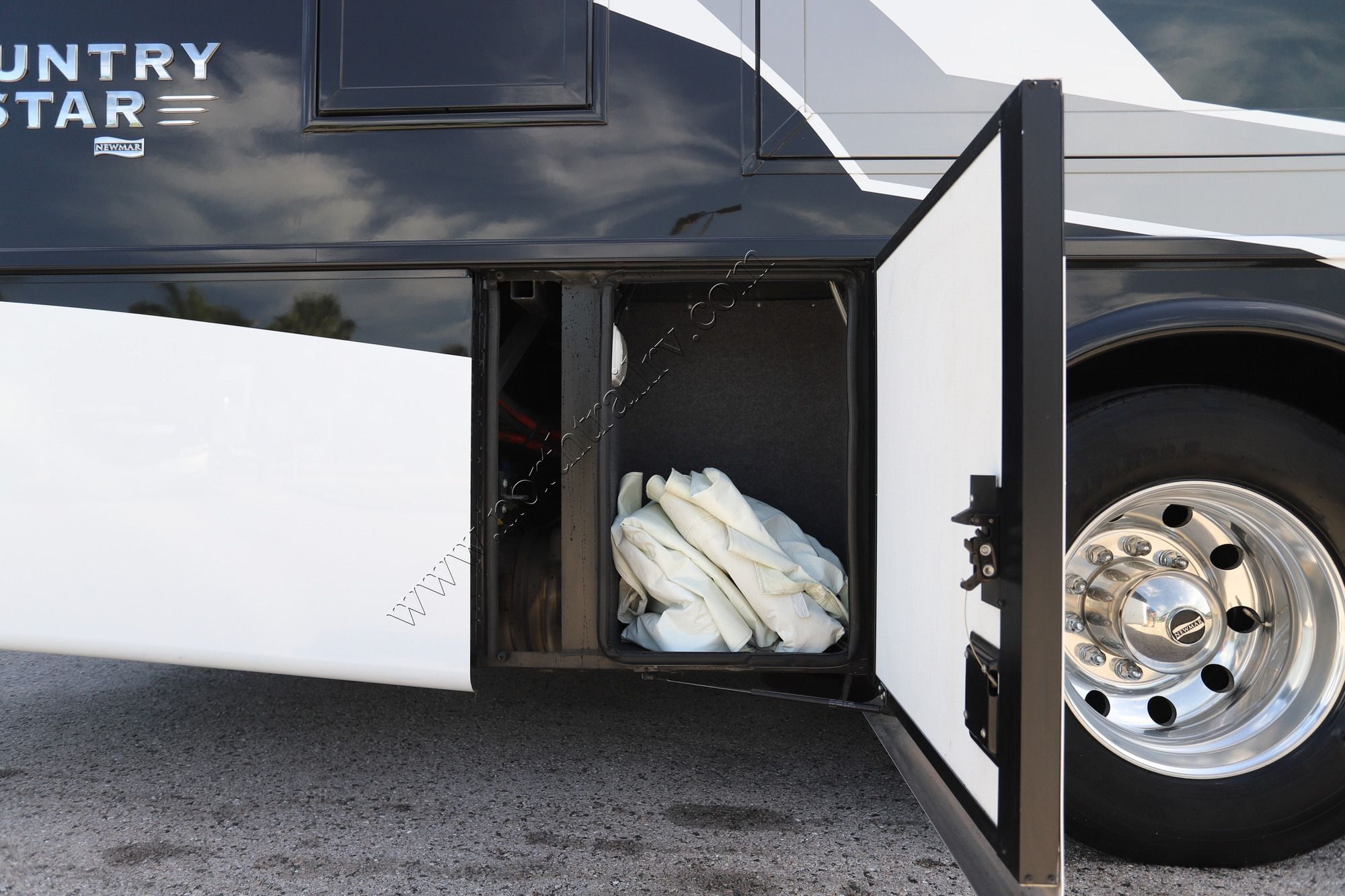 Used 2023 Newmar Kountry Star 3709 Class A  For Sale