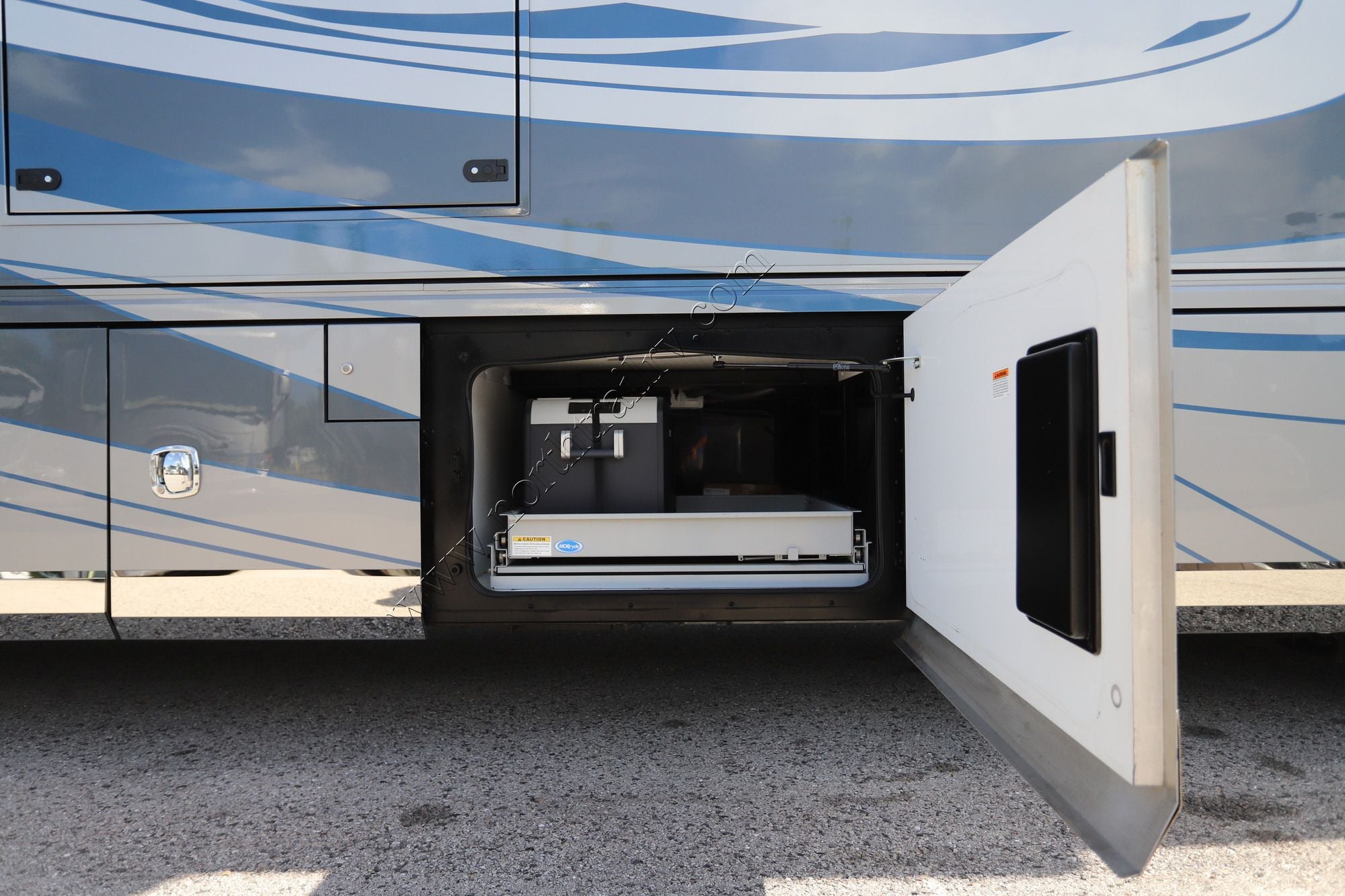 Used 2023 American Coach American Dream 45A Class A  For Sale