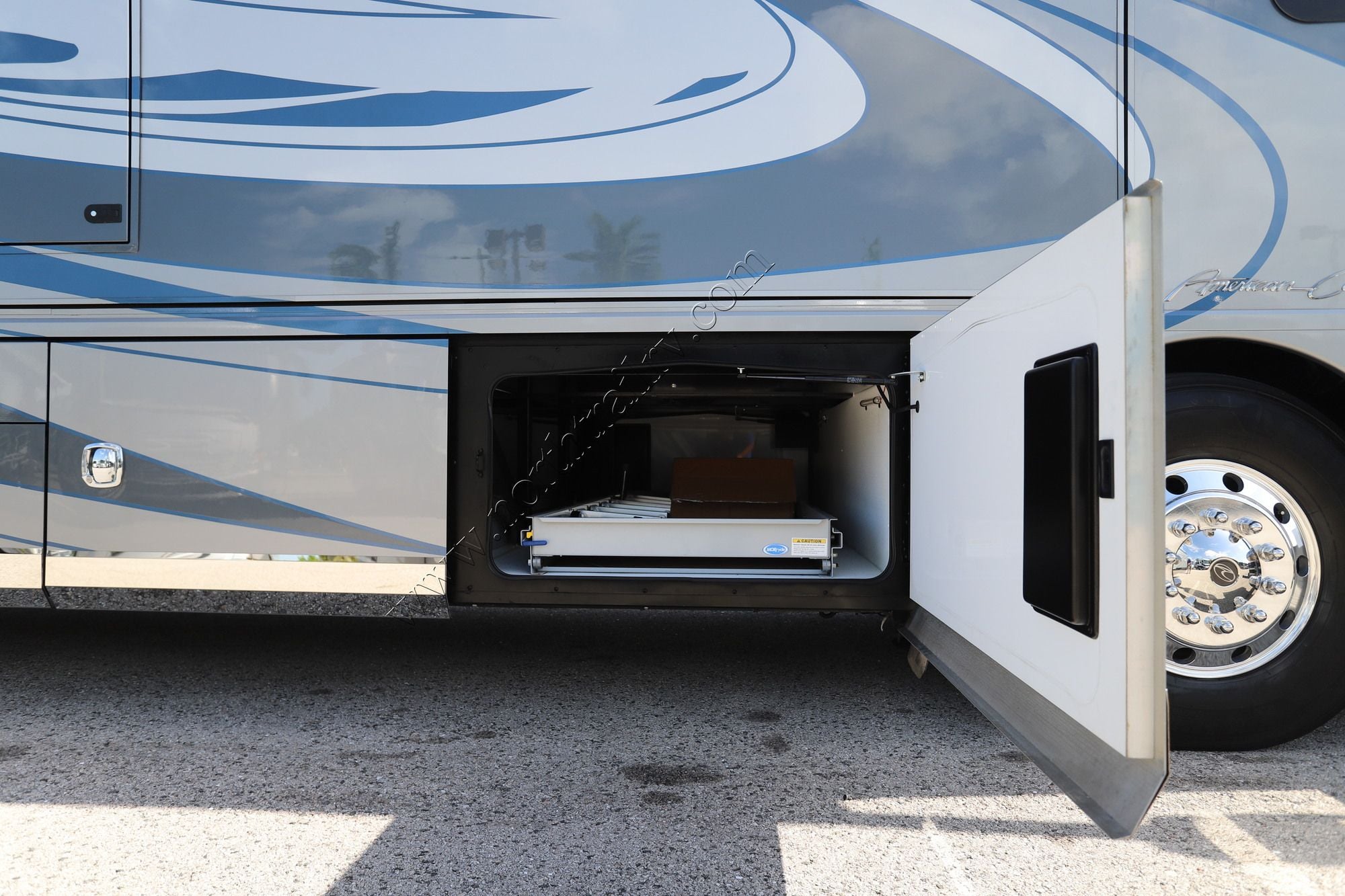 Used 2023 American Coach American Dream 45A Class A  For Sale