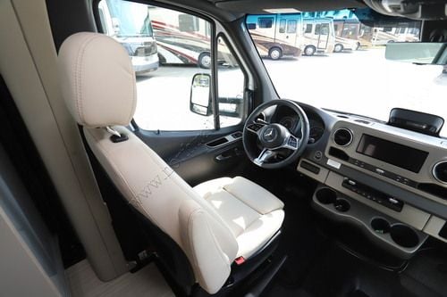 2026 Winnebago Navion 24D