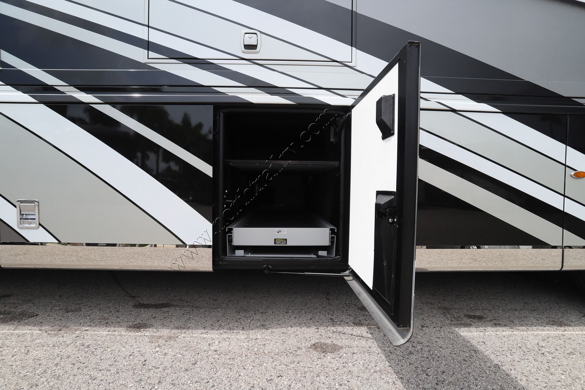Used 2022 Newmar Essex 4551 Class A  For Sale