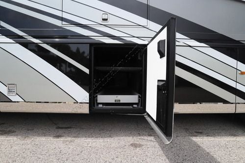 2022 Newmar Essex 4551