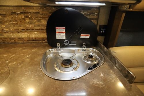 2018 Tiffin Motor Homes Breeze 32BR