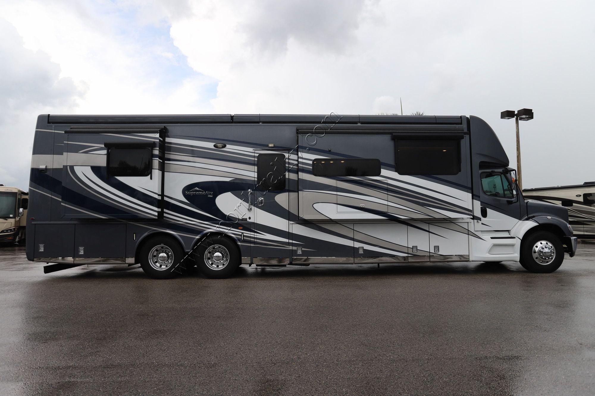Used 2021 Newmar Supreme Aire 4575 Super C  For Sale