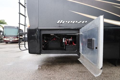 2018 Tiffin Motor Homes Breeze 32BR