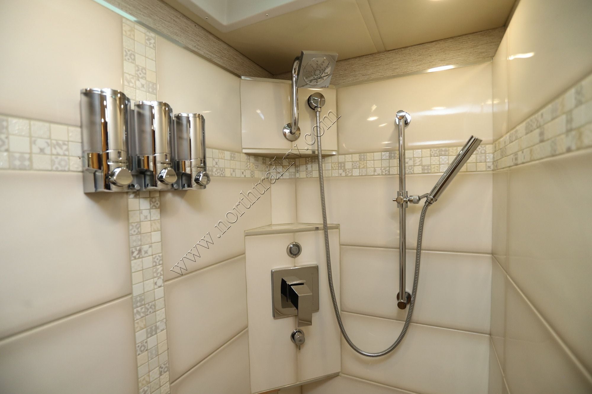 Used 2021 Newmar Supreme Aire 4575 Super C  For Sale