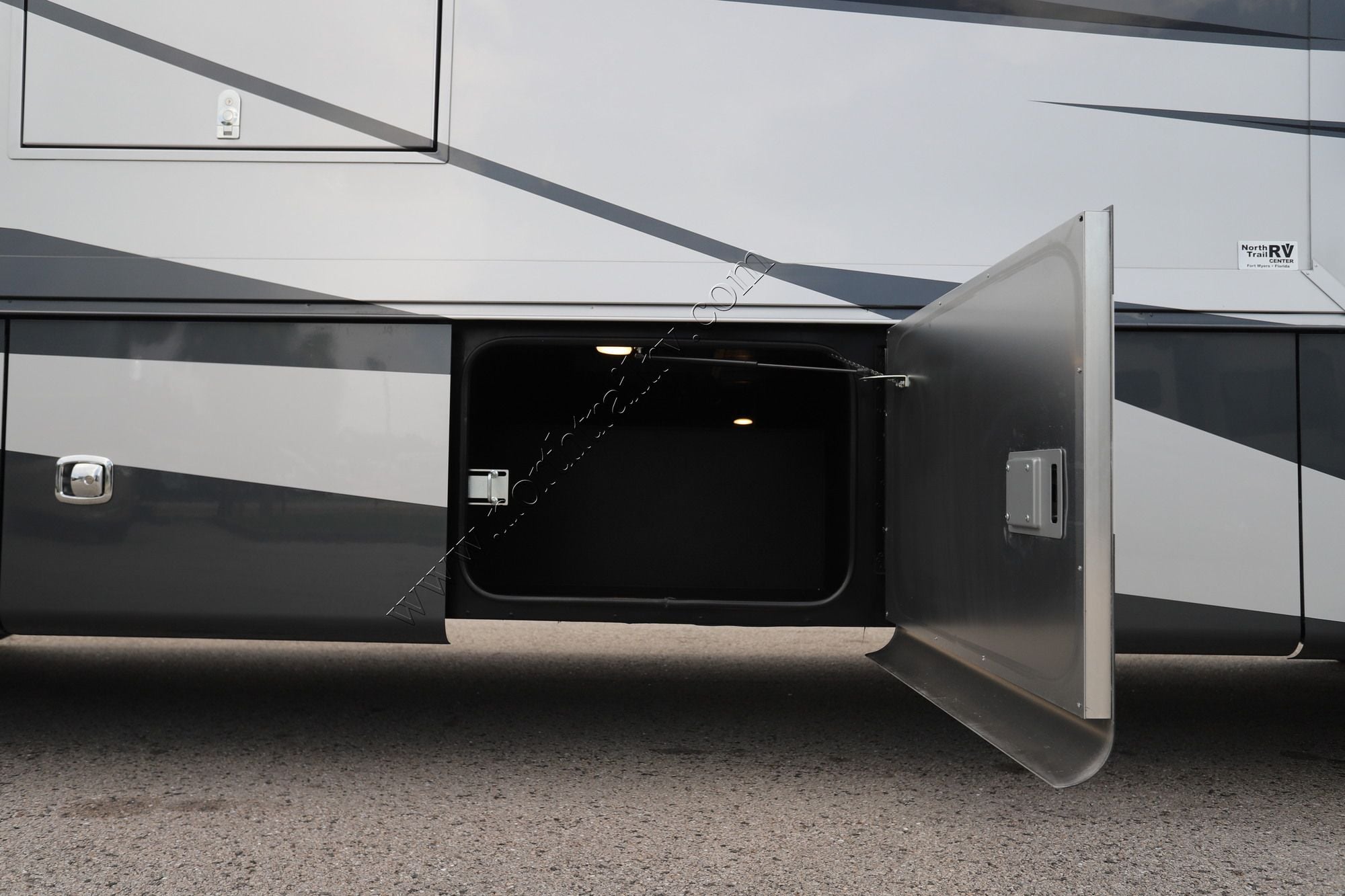 New 2027 Tiffin Motor Homes Allegro 34PA Class A  For Sale