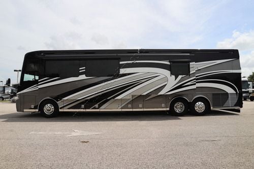 2022 Newmar Essex 4551