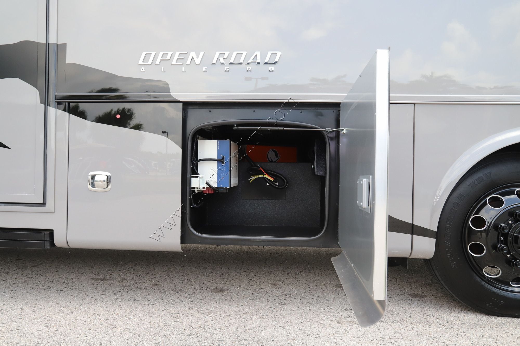 New 2027 Tiffin Motor Homes Allegro 29NA Class A  For Sale