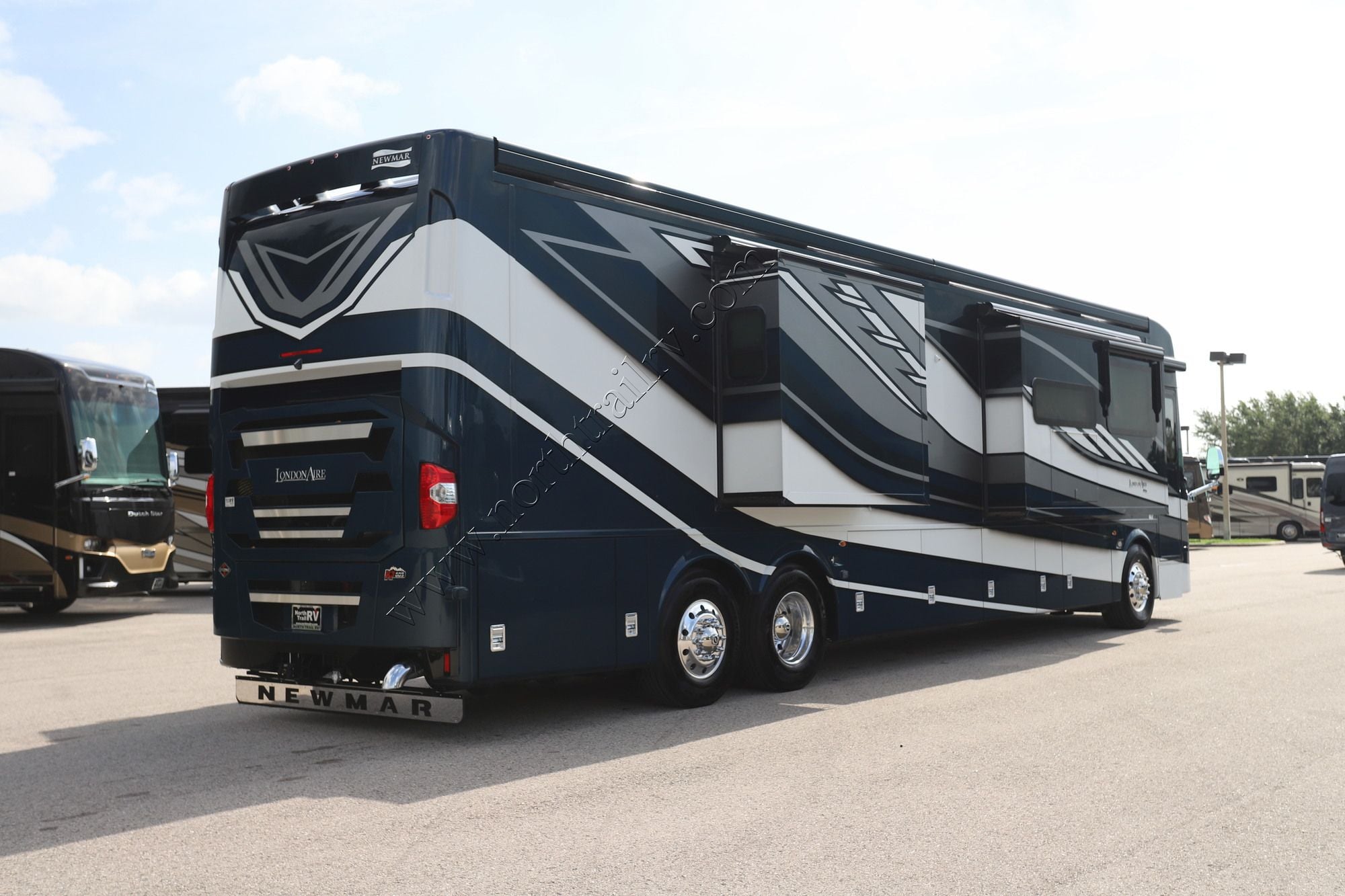 New 2027 Newmar London Aire 4595 Class A  For Sale