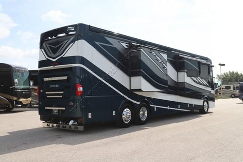 2027 Newmar London Aire 4595