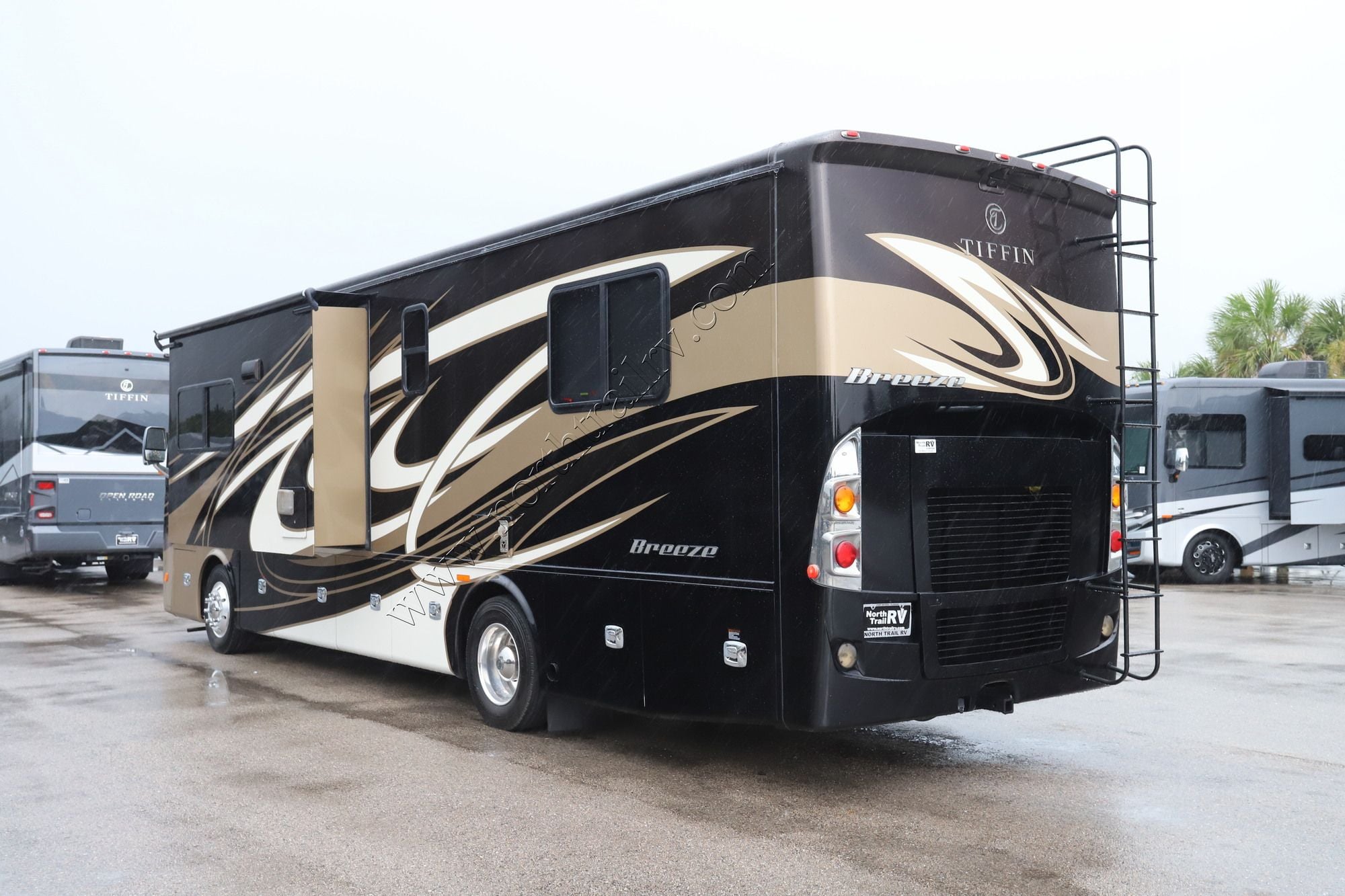 Used 2018 Tiffin Motor Homes Breeze 32BR Class A  For Sale