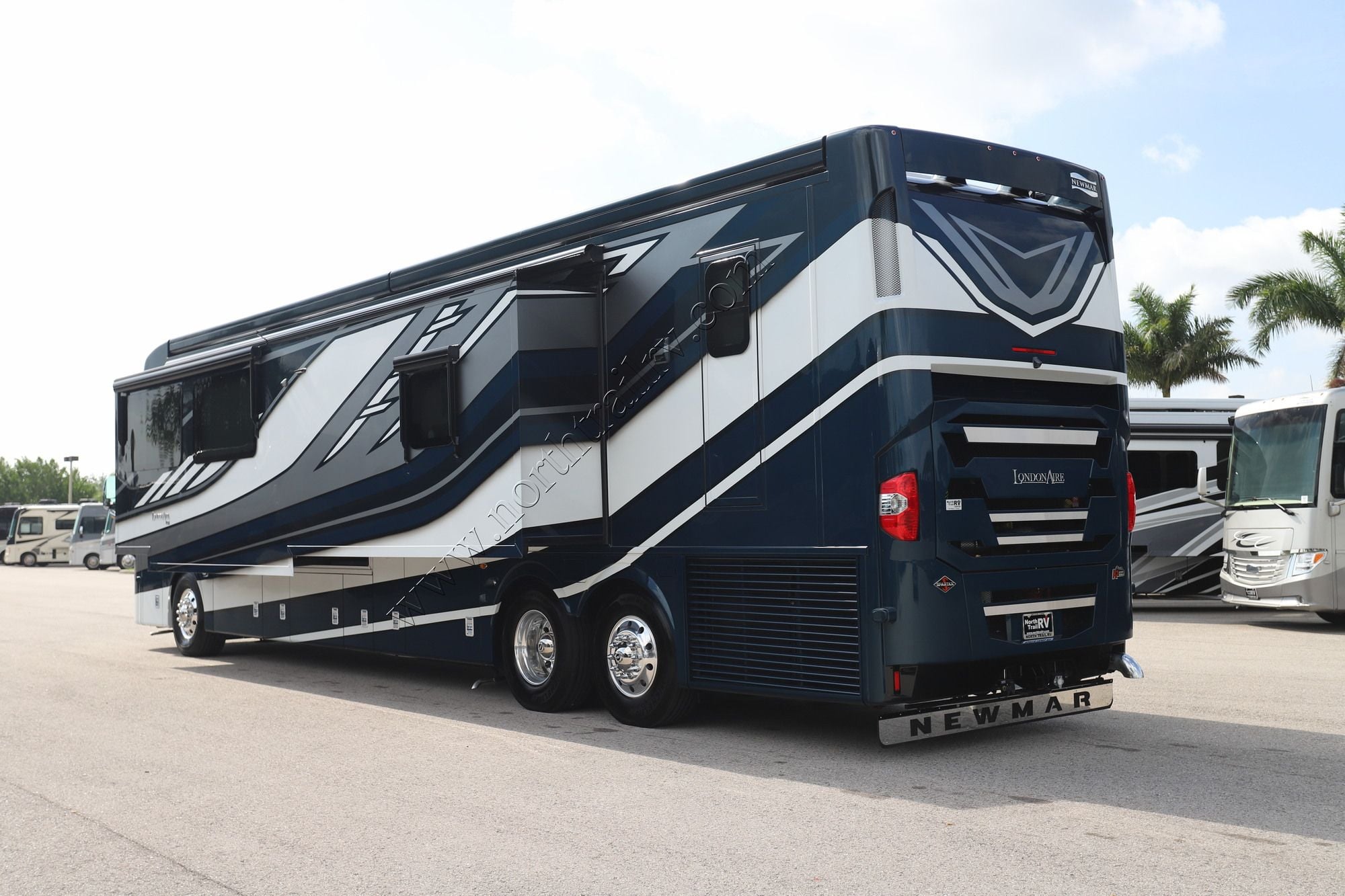New 2027 Newmar London Aire 4595 Class A  For Sale