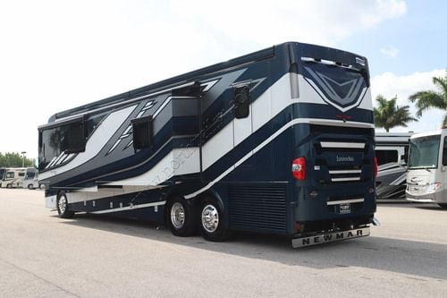 2027 Newmar London Aire 4595
