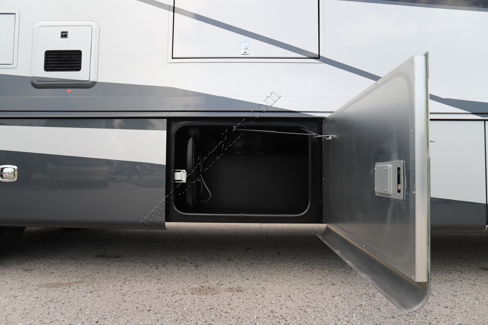 New 2027 Tiffin Motor Homes Allegro 34PA Class A  For Sale