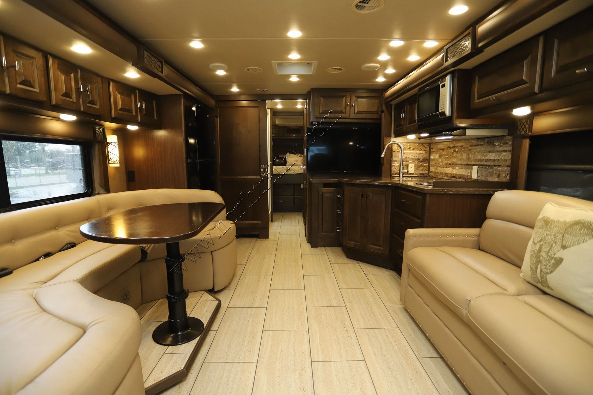 Used 2018 Tiffin Motor Homes Breeze 32BR Class A  For Sale