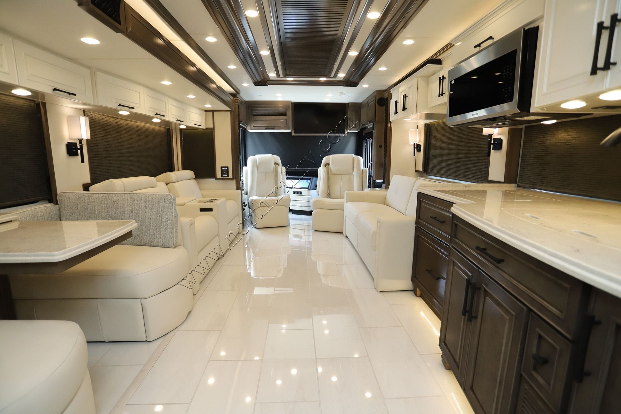 New 2027 Newmar London Aire 4595 Class A  For Sale