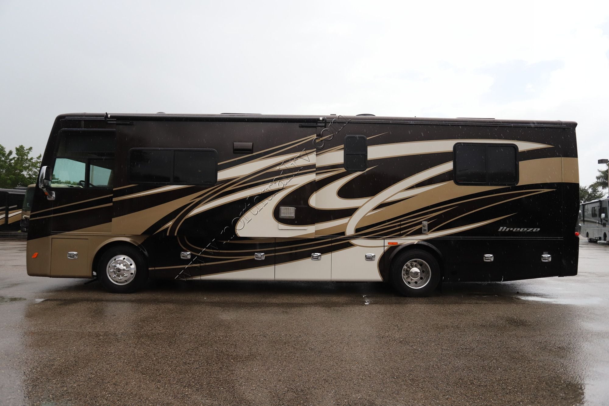 Used 2018 Tiffin Motor Homes Breeze 32BR Class A  For Sale
