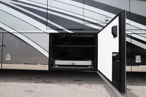 2022 Newmar Essex 4551