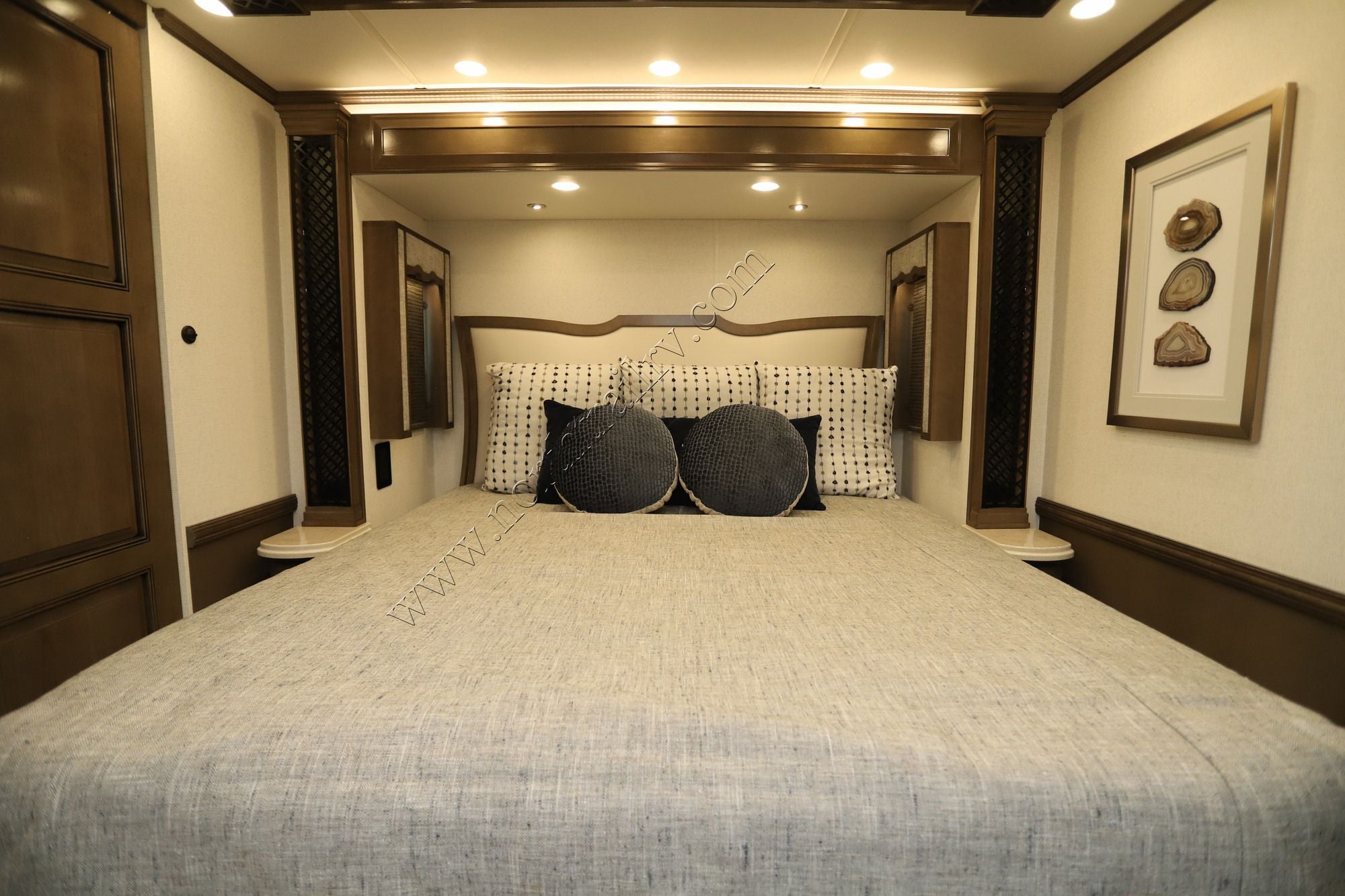 New 2027 Newmar London Aire 4595 Class A  For Sale