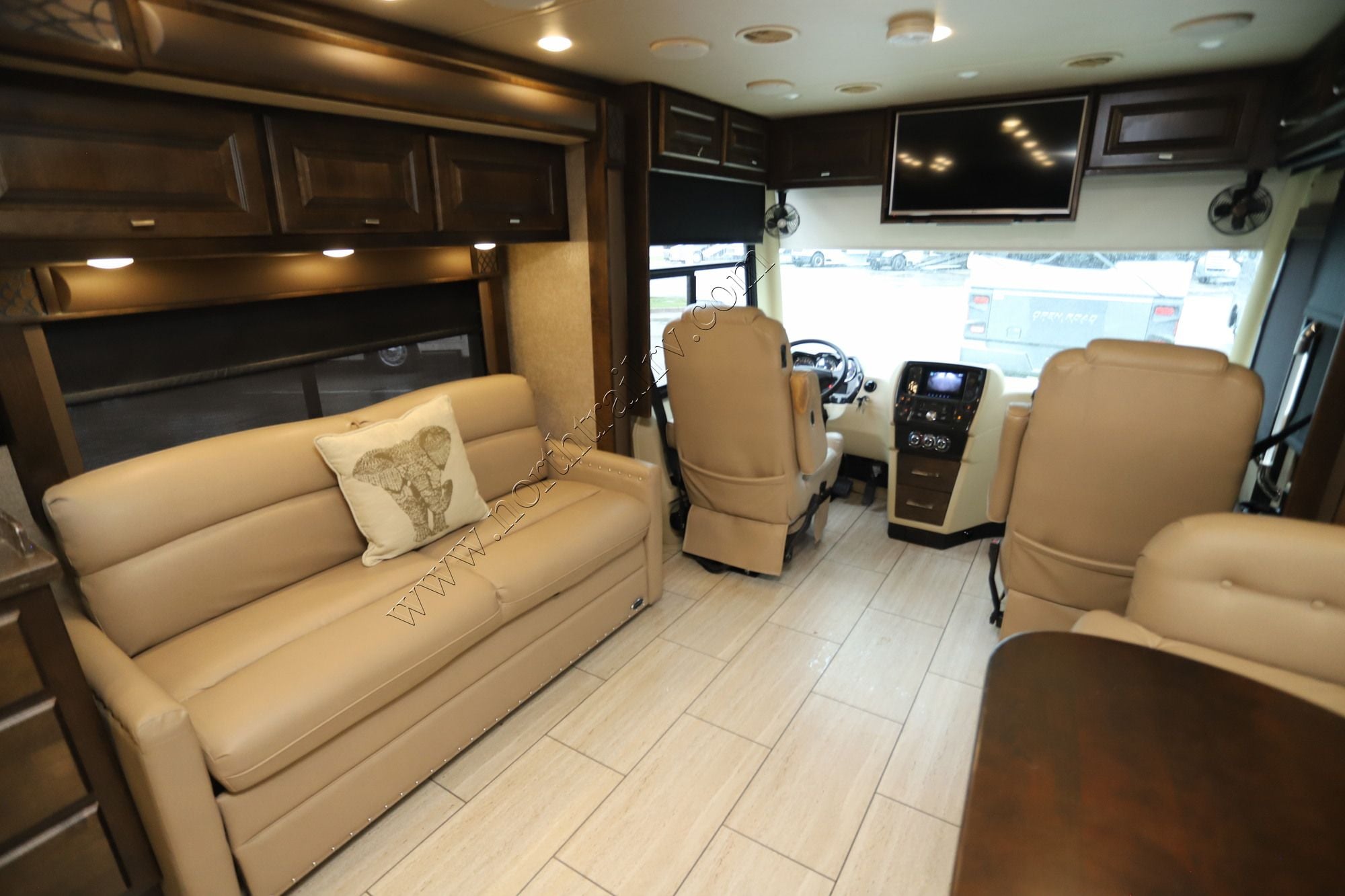 Used 2018 Tiffin Motor Homes Breeze 32BR Class A  For Sale