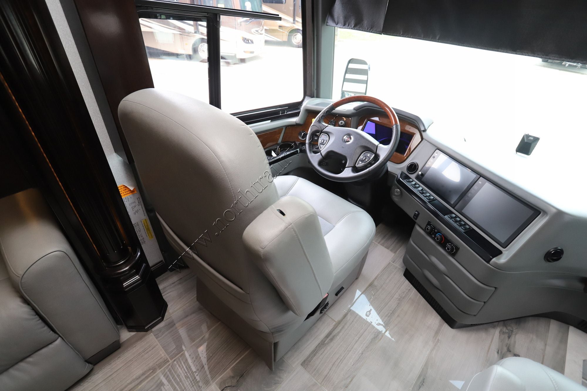 Used 2022 Newmar Essex 4551 Class A  For Sale