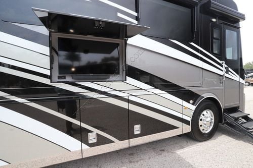 2022 Newmar Essex 4551