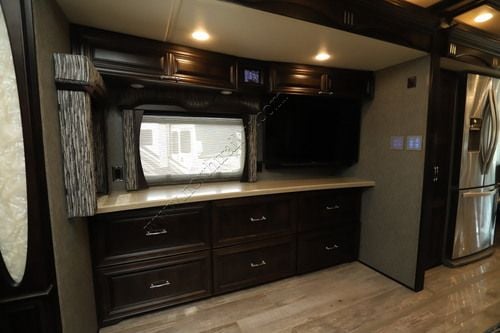2017 Newmar Mountain Aire 4519