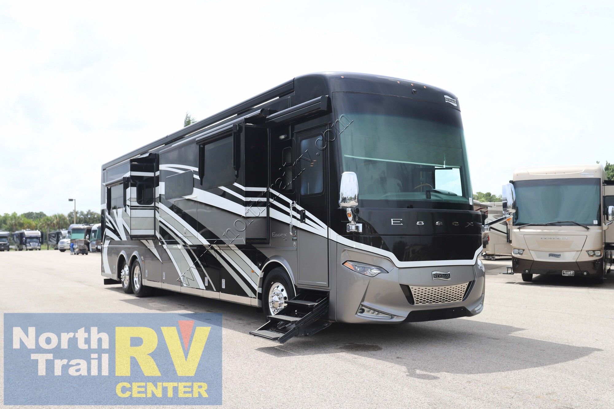 Used 2022 Newmar Essex 4551 Class A  For Sale