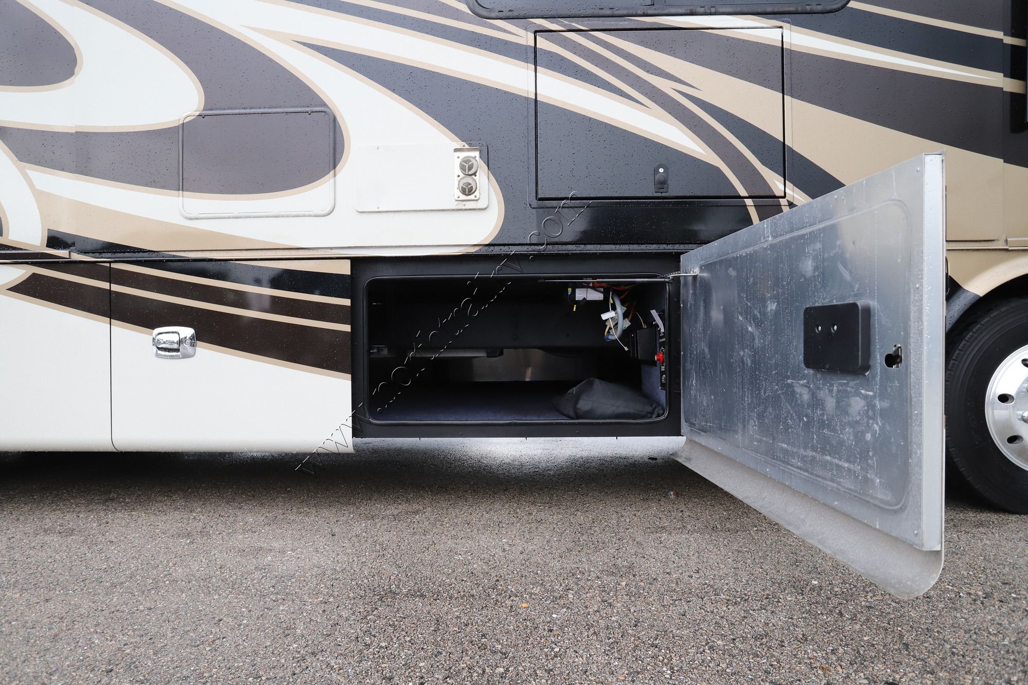 Used 2018 Tiffin Motor Homes Breeze 32BR Class A  For Sale