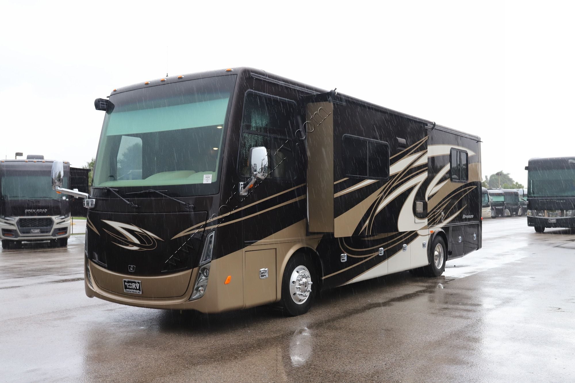 Used 2018 Tiffin Motor Homes Breeze 32BR Class A  For Sale