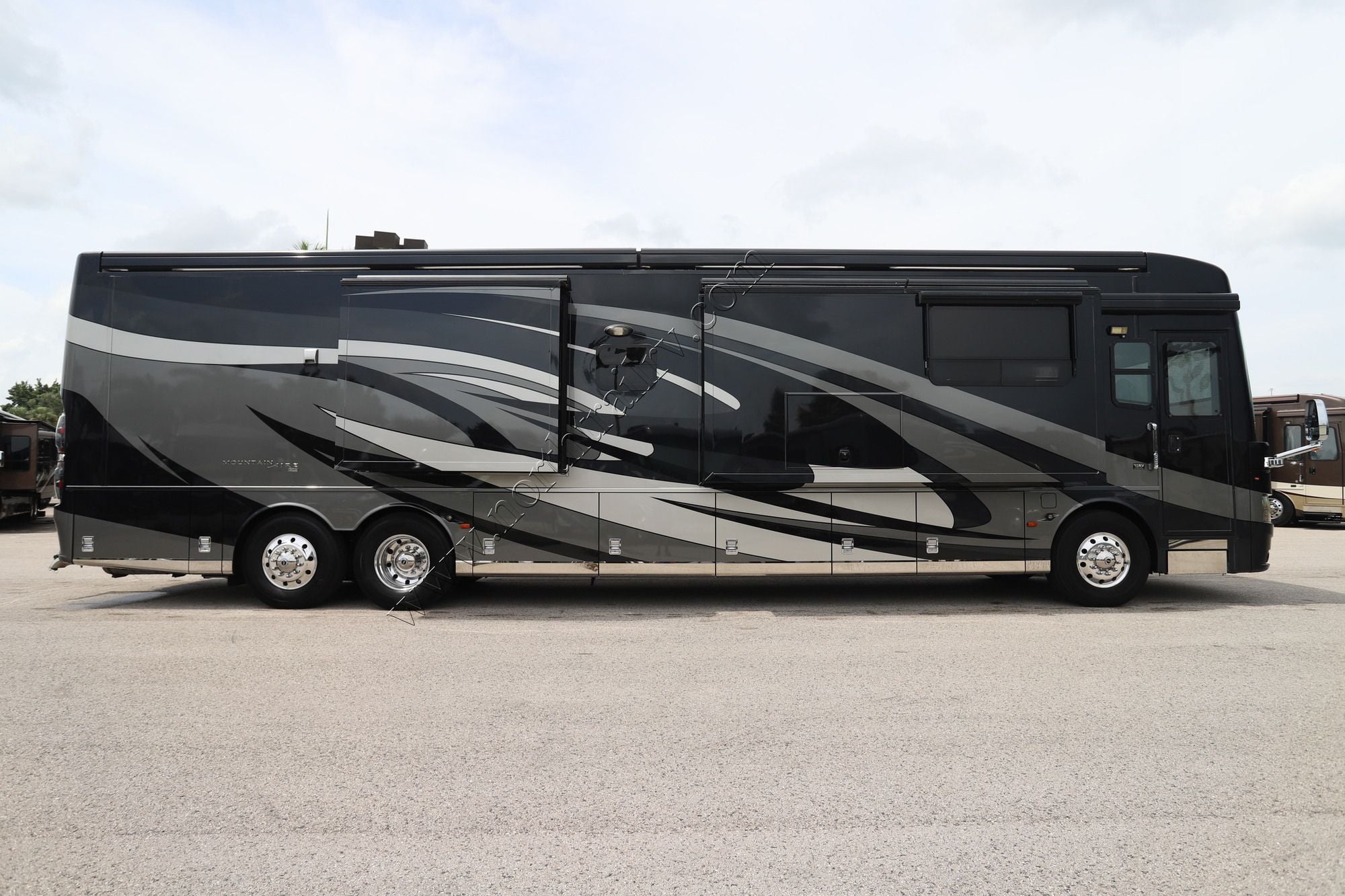 Used 2017 Newmar Mountain Aire 4519 Class A  For Sale