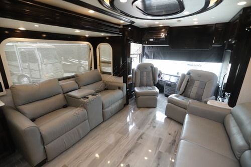 2022 Newmar Essex 4551