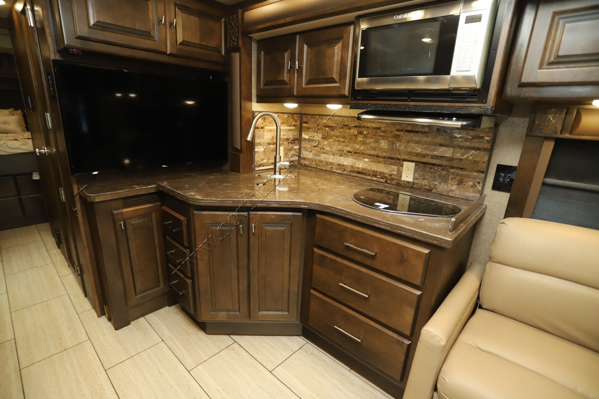 Used 2018 Tiffin Motor Homes Breeze 32BR Class A  For Sale