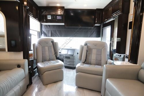 2022 Newmar Essex 4551