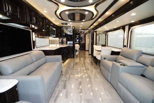 2022 Newmar Essex 4551