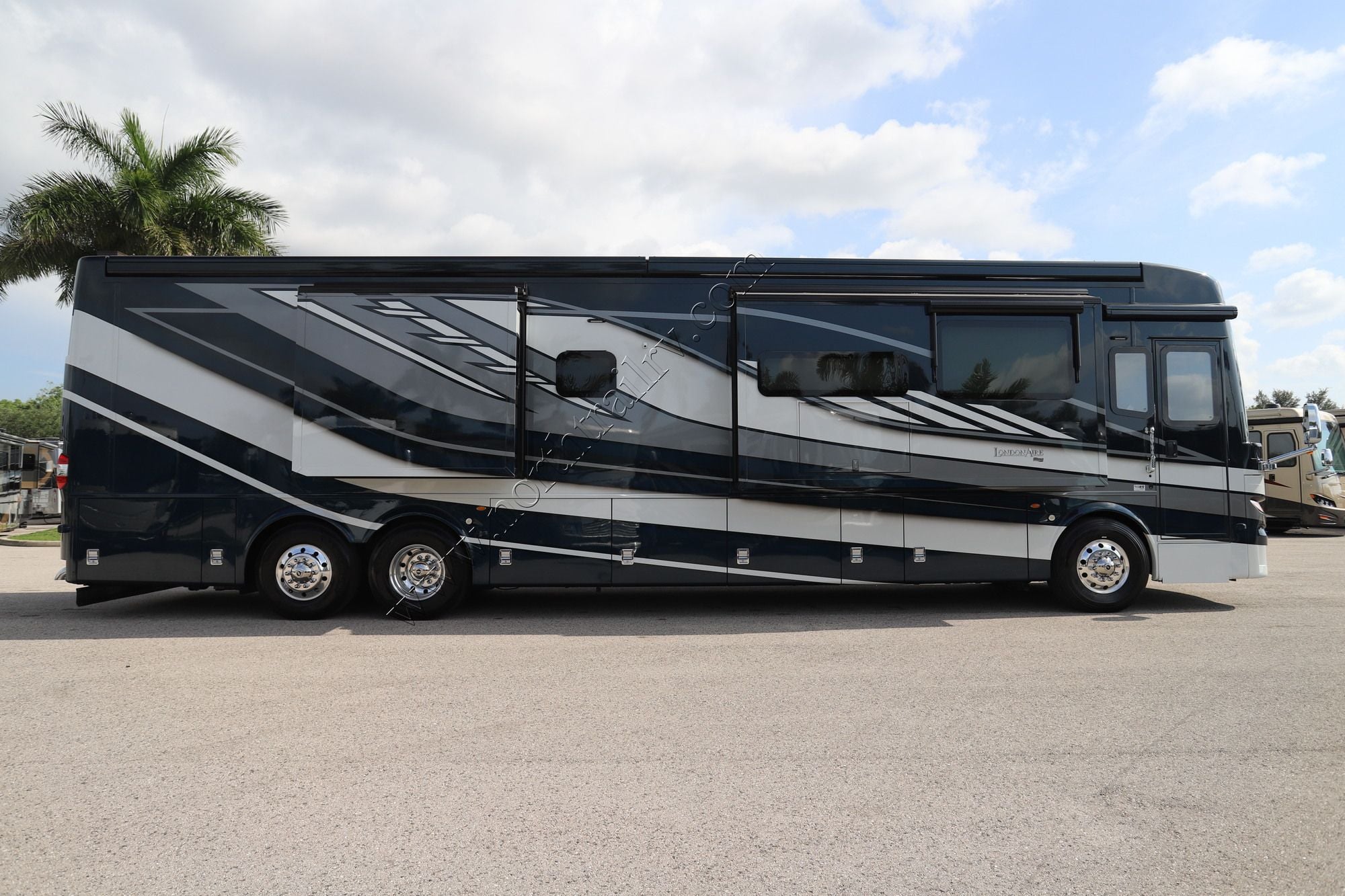 New 2027 Newmar London Aire 4595 Class A  For Sale