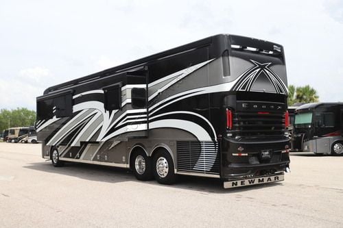 2022 Newmar Essex 4551