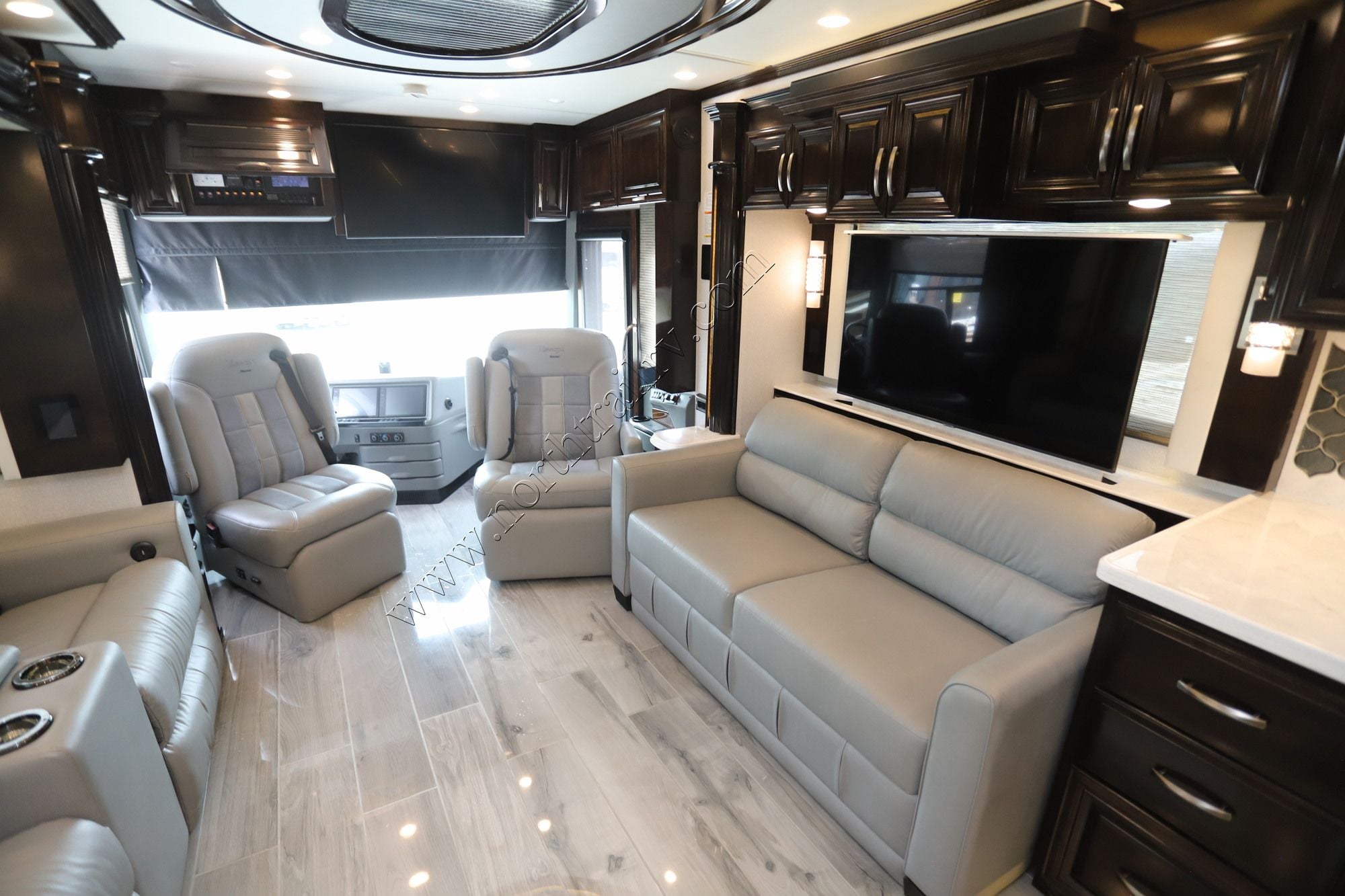 Used 2022 Newmar Essex 4551 Class A  For Sale